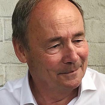 Portraitbild Ulrich Gebhard. Ulrich Gebhard ist Seniorprofessor für Erziehungswissenschaften an der Universität Bielefeld. 